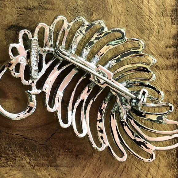 Vintage Gerry’s silver-tone fern/leaf brooch from late 50’s/early 60’s - Picture 5 of 9